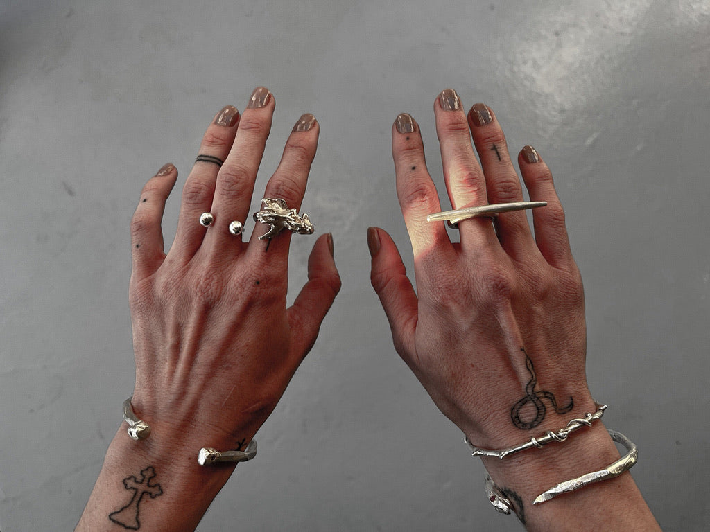 Knuckle Ring