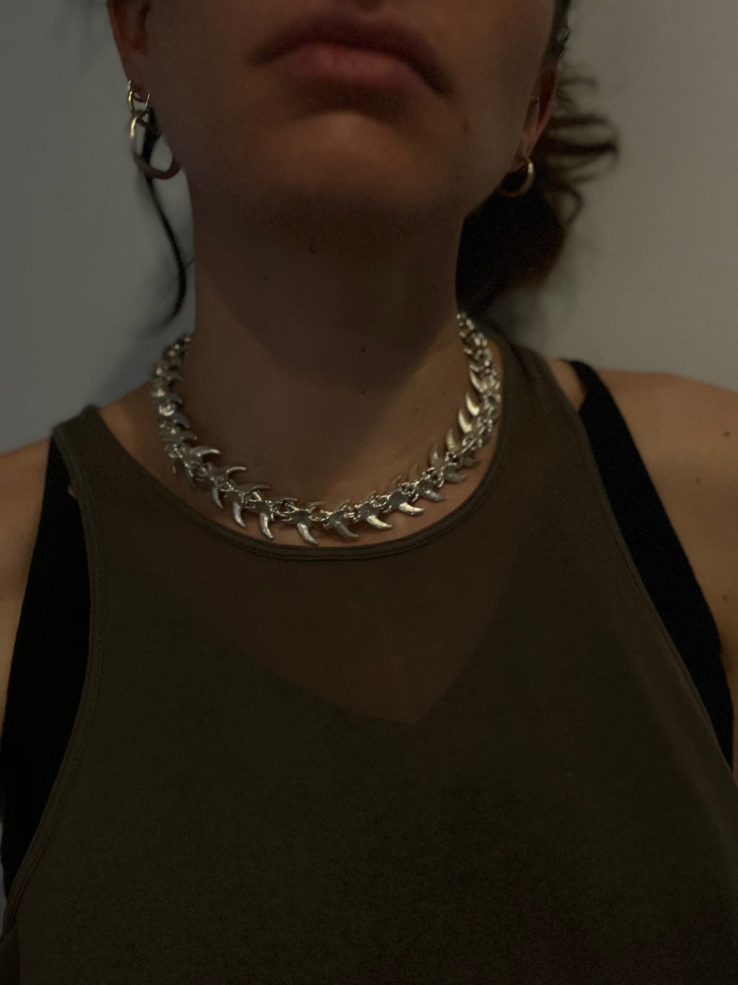 Vertebrae Choker