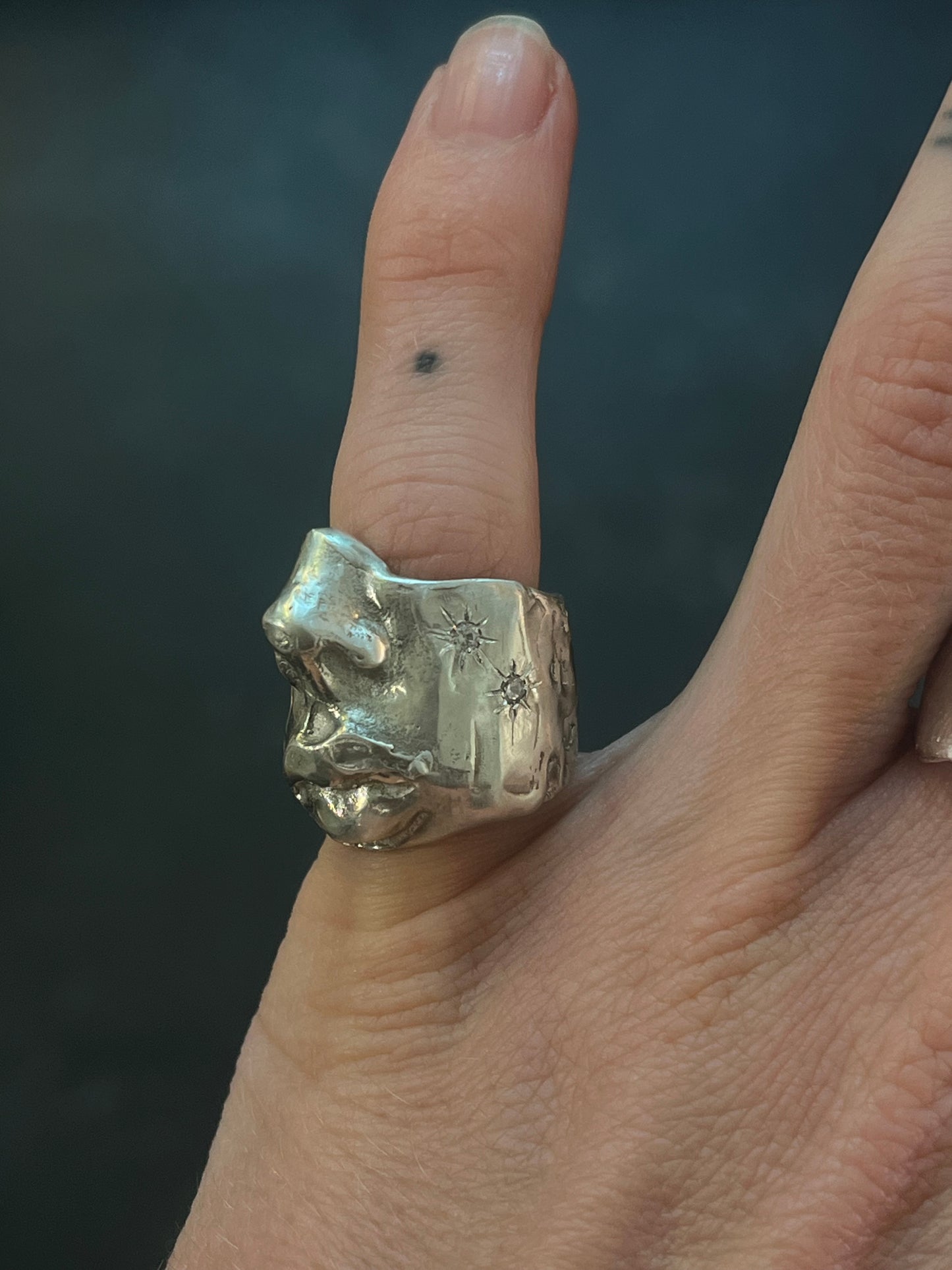 Visage Ring