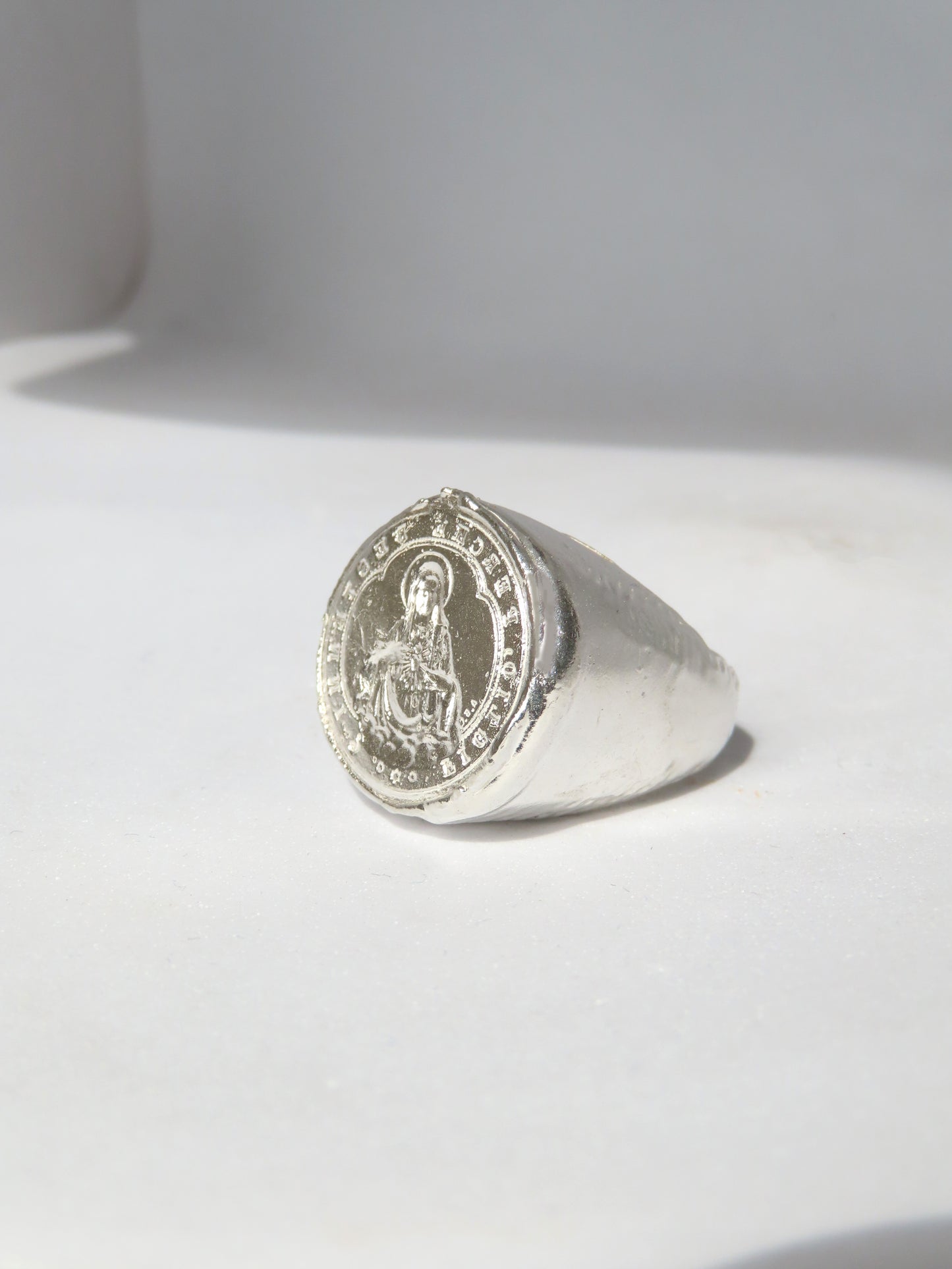 Chunky Apparition Signet